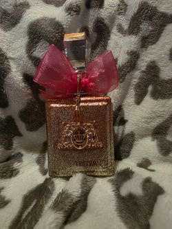 Viva La Juicy Rose
by Juicy Couture
