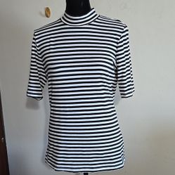 Banana Republic Black and White Striped  Elbow Sleeve T-Shirt tee top women's Size XS extra small 