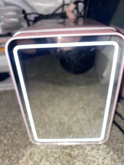 Vanso 4 liter mini fridge with led mirror