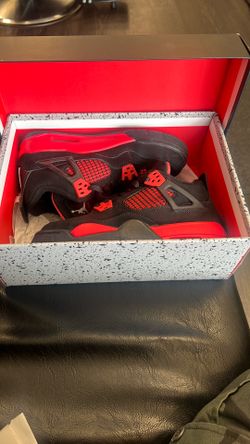 AIR JORDAN 4 RETRO  Look Thm Up$ 470