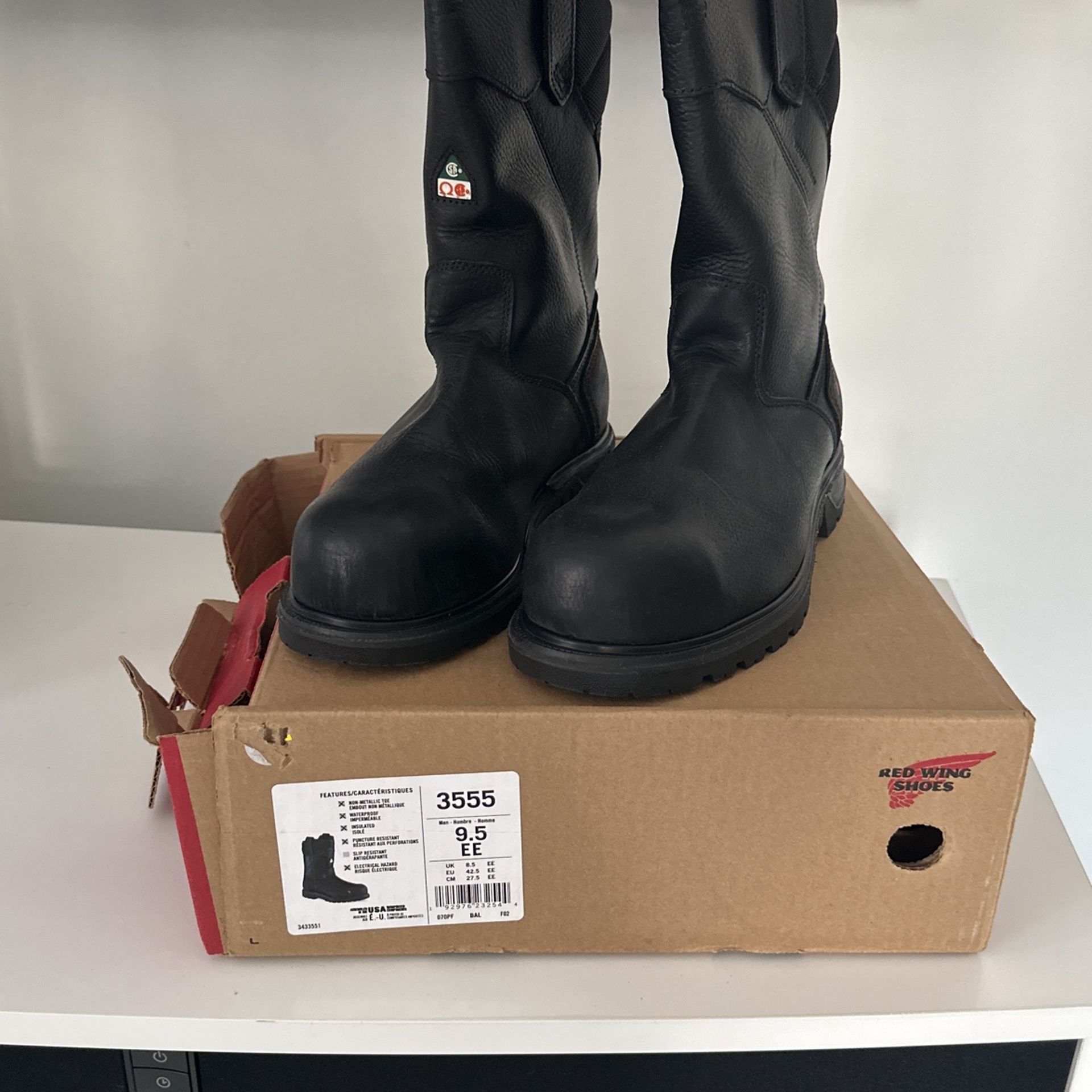 Red Wings Shoes, Style 3555, Size 9.5 E2, Waterproof, Puncture Resistant, EH, Oil/ Slip Resistant