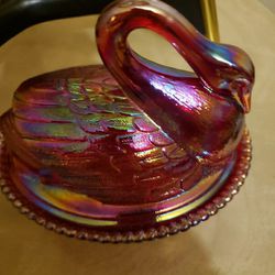 Westmoreland Carnival Red Iridescent Swan