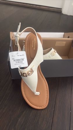 Liz Claiborne Size 10 Sandals with gold