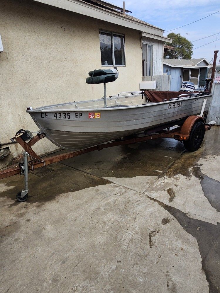 Nice 14ft ALUMINUM BOAT ..