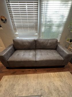 Brown/grey Couch