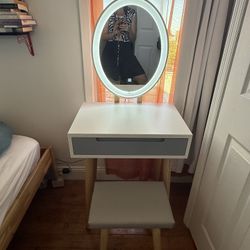Makeup Vanity Desk With Lighted Mirror 3 Settings