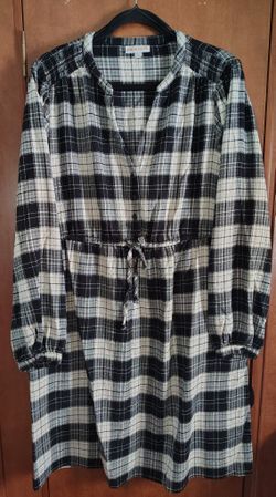 Woman's Dress Size L