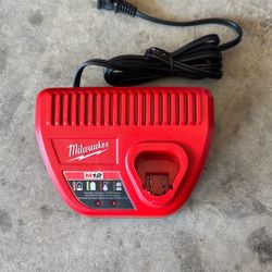 Milwaukee M12 Charger