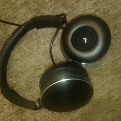 AKG Bluetooth HEADPHONES 