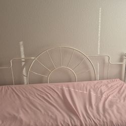 Twin Daybed (mattress not included)