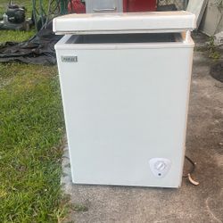 Chest Freezer Small Deep Freezers WANAI Mini Top Door Freezer Storage Basket 7 Temp Control White