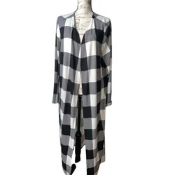 Black and white checkerboard long sleeve cardigan size 4X