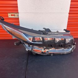 2017 2018 2019 2020 2021 2022 TOYOTA PRIUS PRIME RIGHT SIDE HEADLIGHT LED OEM