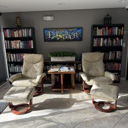 Set of 2 Beige Leather Armchairs with Ottomans / Recliners