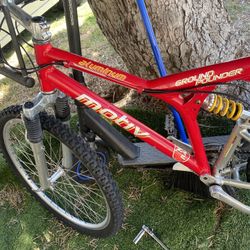 Motiv Mountain Bike 24 Speed Tires 2