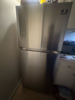 Samsung Refrigerator 18 cu ft.