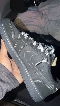 Jordan 1 Travis Scott Size 8 DS