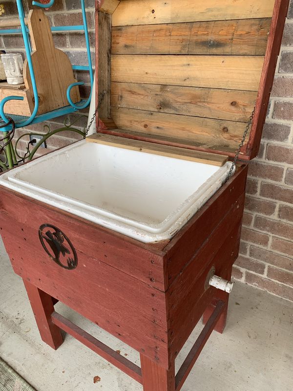 wooden ice chest for Sale in New Braunfels, TX OfferUp