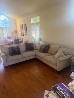 Large Beige Sectional Sofa – Very Good Condition