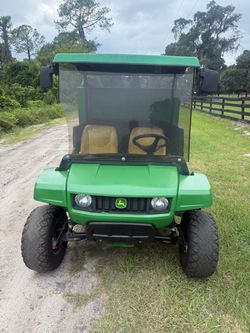 John Deere Gator 4X2