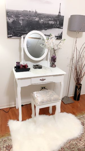 New And Used Makeup Vanity For In Elk Grove Village Il Offerup White Vanity Set Makeup Dressing Table Stool Mirror All New Never Used For