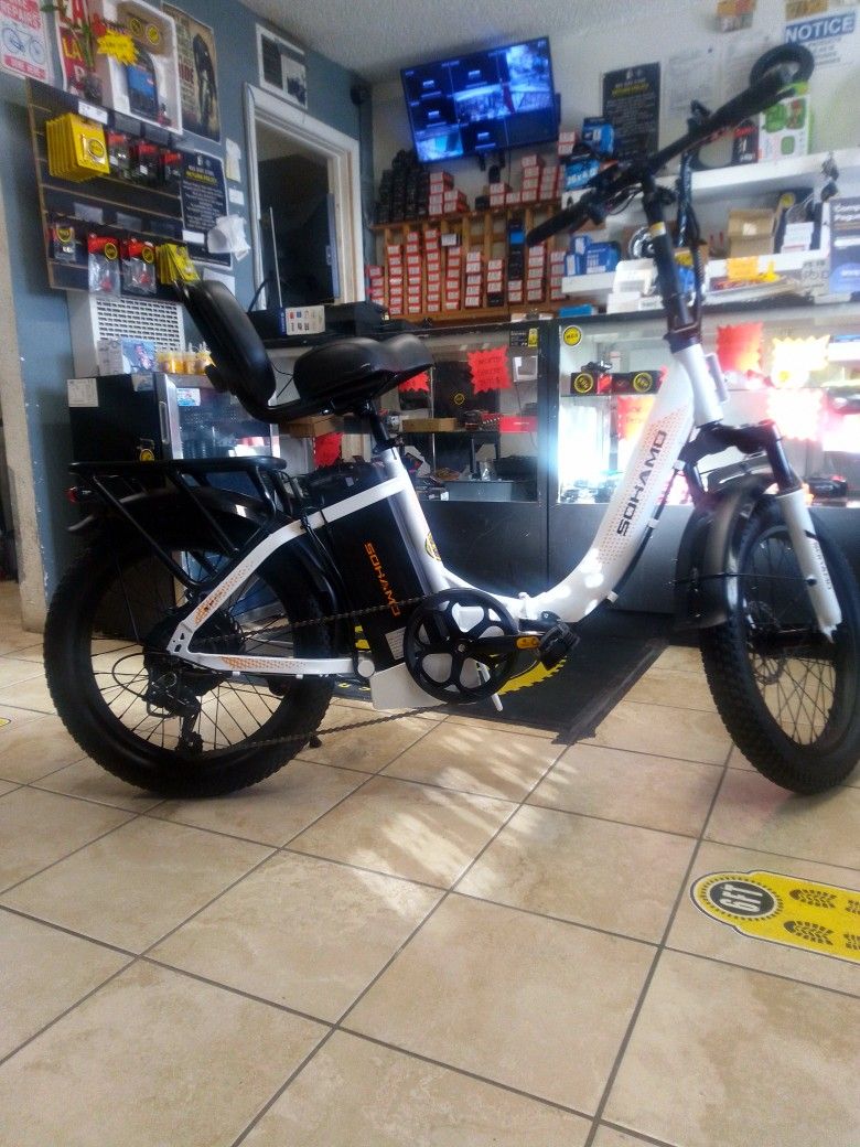 E - Bike Brand New December Special Money Back Warranty Up 30 MPH . Make $40 Payment Per Month