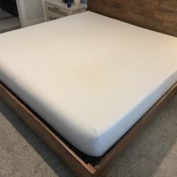 CASPER KING MEMORY FOAM MATTRESS $300