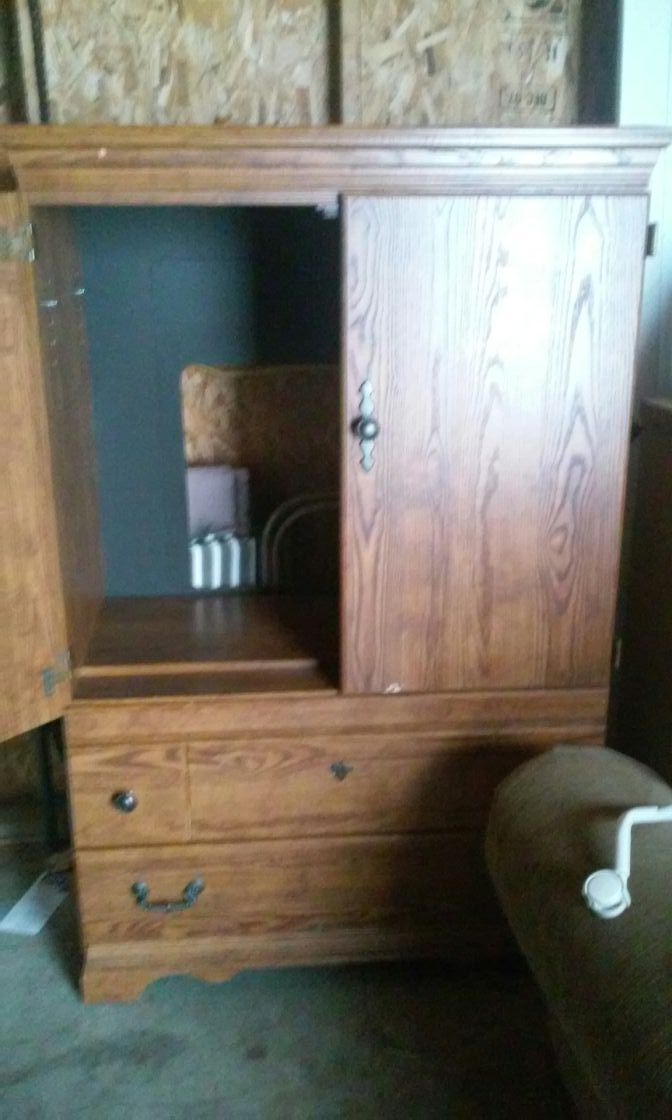 Solid oak Tv cabnit