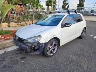Volkswagen Golf Hatchback – Front End Damage