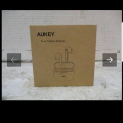 Wireless Earbuds With Case And Accessories New