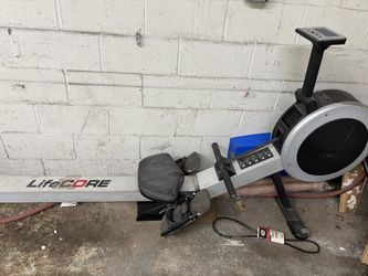 LIFECORE Rowing Machine