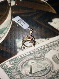 F32-000-589 14KT SMALL DOLPHIN PENDENT