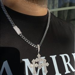 Moissanite Diamond Chain And Pendant 