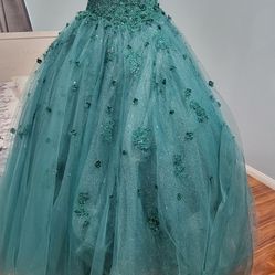Quiceañera Drees