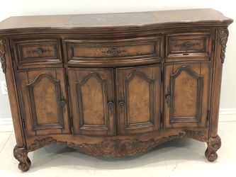 Buffet Server, Excellent Condition, Antique Style
