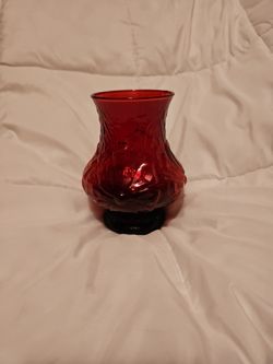 Anchor Hocking Royal Ruby Vase Rainflower Pattern