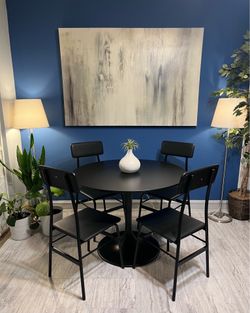 Beautiful Dining Set Great Condition!!! Table with 4 Chairs! I Can Deliver