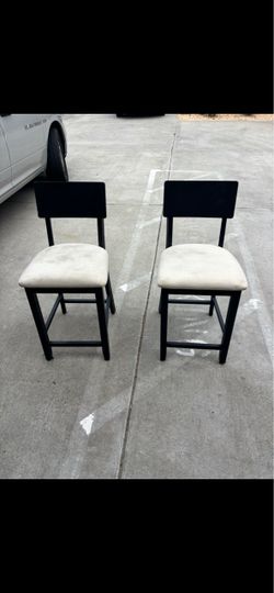 2 Bar stools