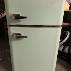 Insignia Mini Fridge
