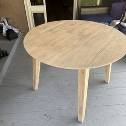 Beautiful White  Oak Coffee Table/breakfast Nook 