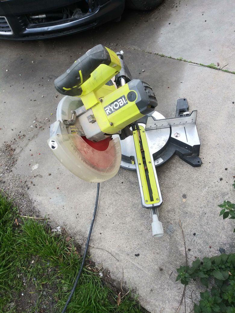 Miter Table Saw