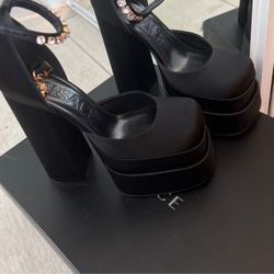 Versace satin Pumps
