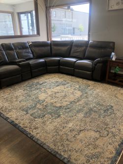 Grey Reclining Sectional 40$ down