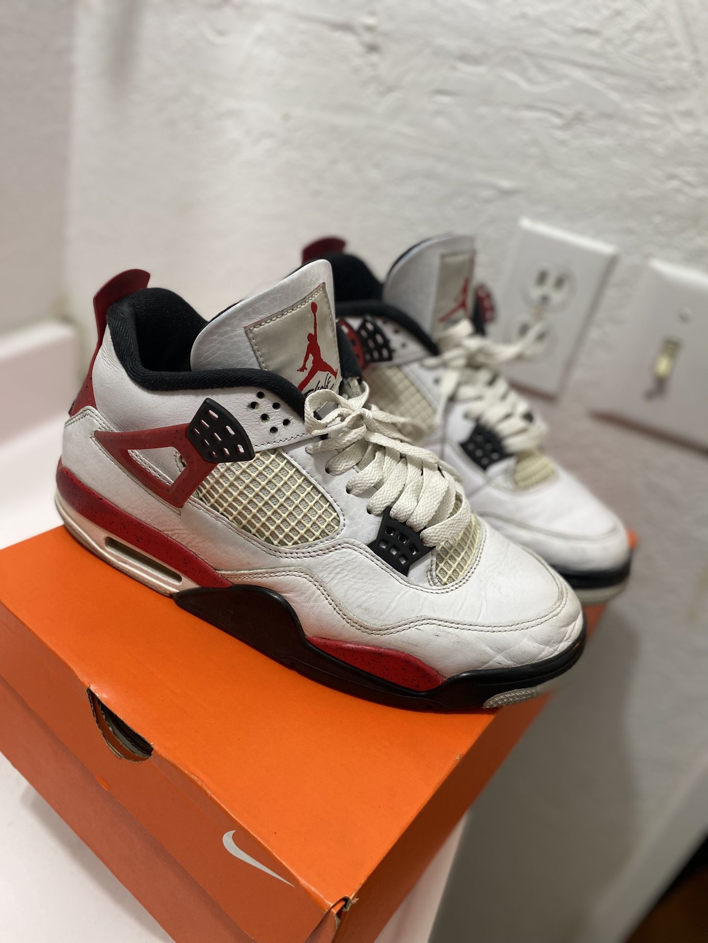Jordan 4s