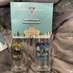 BJs Winter Pint Glass Set
