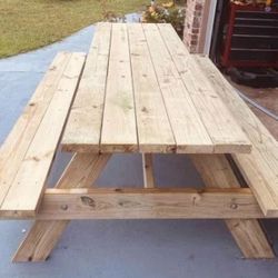 Outdoor Picnic Tables 