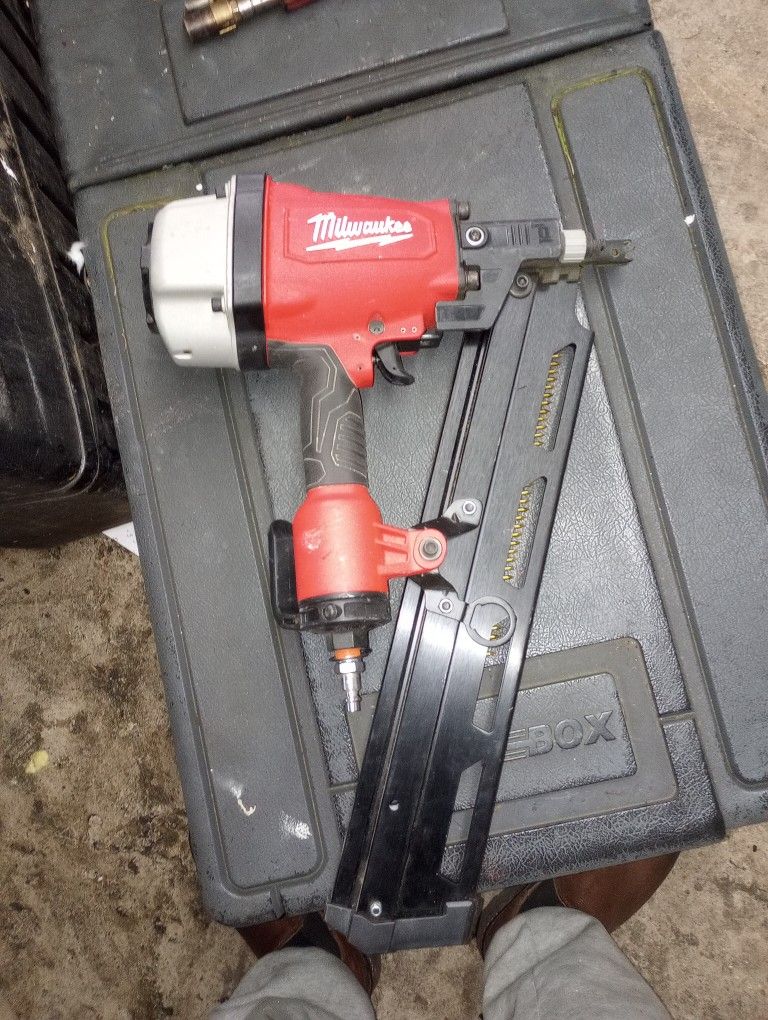 Milwaukee Nail Gun