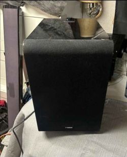 Yamaha musiccast nsw100sub box wireless/Bluetooth