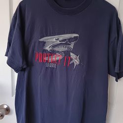Vintage 90s Seaworld Embroidered Shark Tshirt 