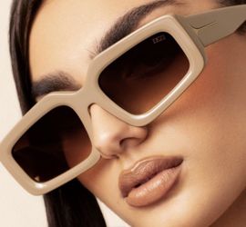 Dezi sunglasses : Read The Room